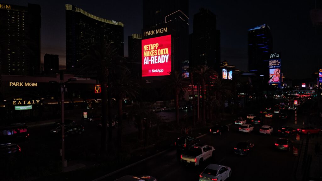 NetApp_ParkMGM_pic3_SpotlightOutdoor